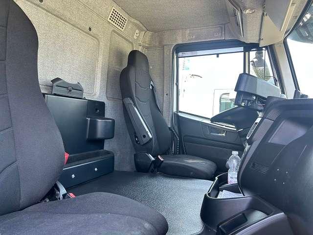Iveco Stralis AD 260S46 Photo 5