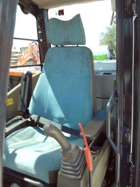 Hitachi ZX210LCN-3 Photo 19