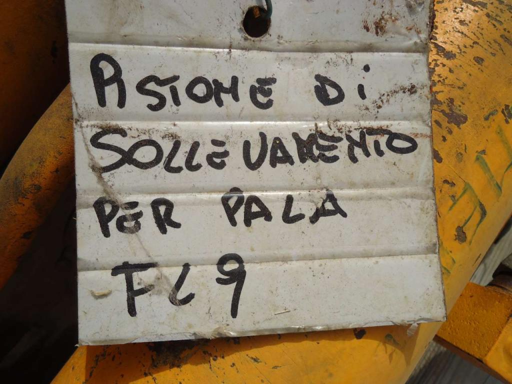 Lifting piston for Fiat Allis FL9 Photo 4