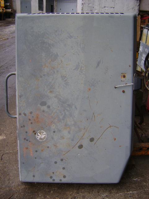 Hood and body panel for Liebherr 902 Photo 2