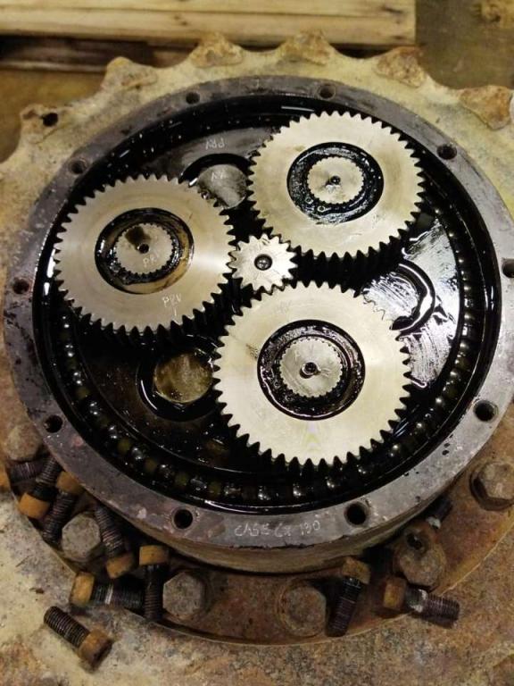 Traction drive for Case CX 130 B Photo 2