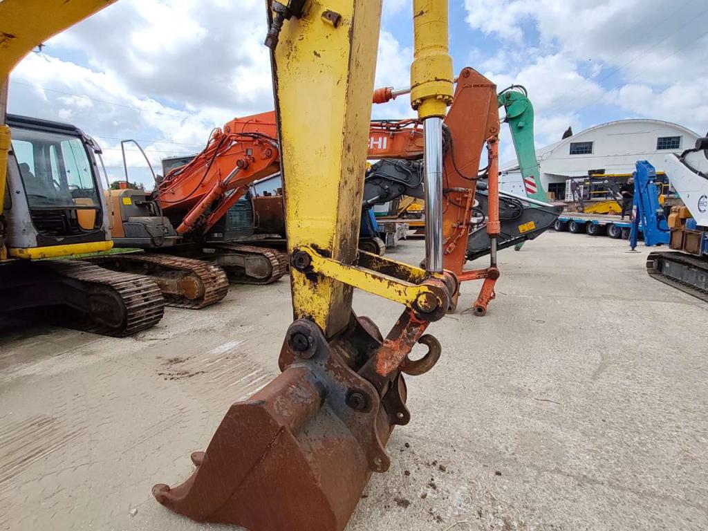 New Holland E245 Photo 12