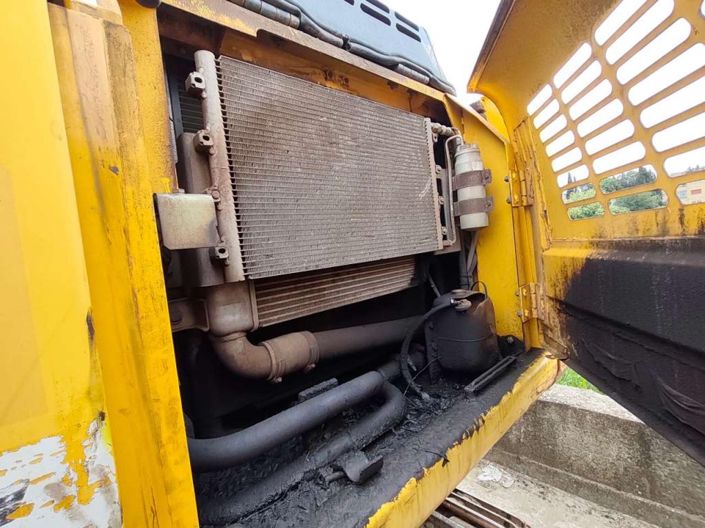 New Holland E245 Photo 7