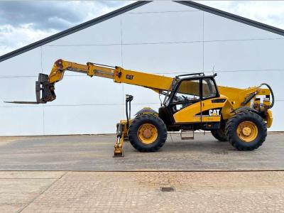 Caterpillar TH460B - 15m Reach / 4 Wheel Steering Photo 1