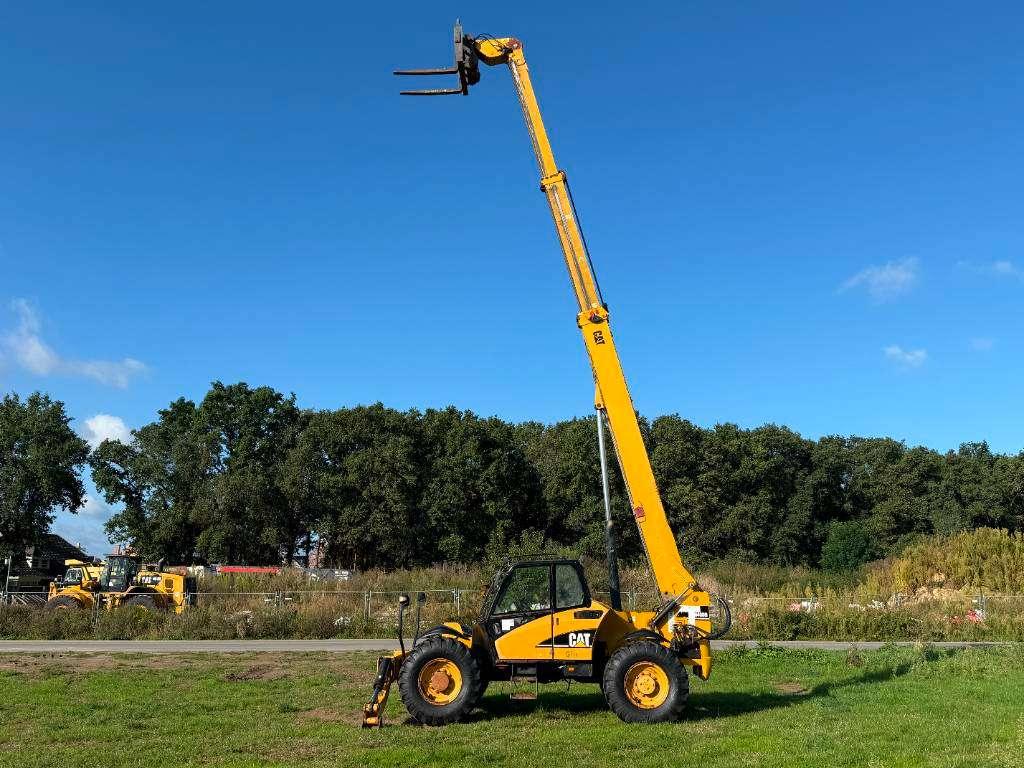 Caterpillar TH460B - 15m Reach / 4 Wheel Steering Photo 15