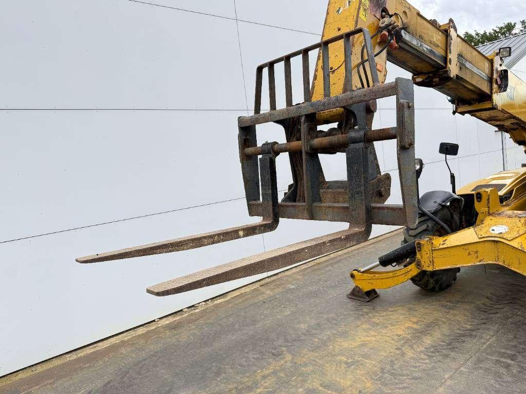 Caterpillar TH460B - 15m Reach / 4 Wheel Steering Photo 20