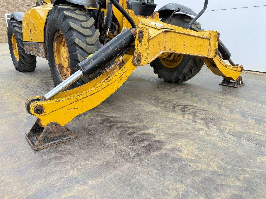 Caterpillar TH460B - 15m Reach / 4 Wheel Steering Photo 23