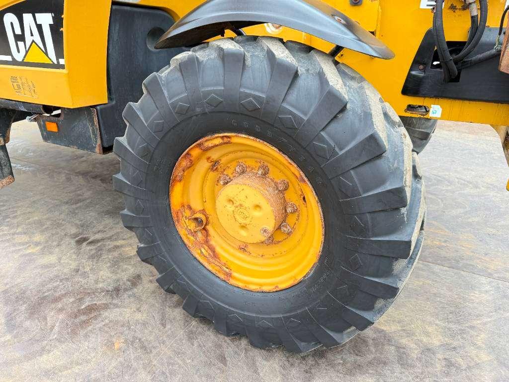 Caterpillar TH460B - 15m Reach / 4 Wheel Steering Photo 25