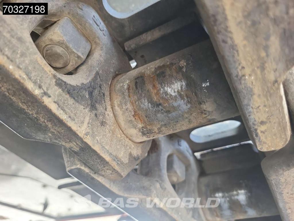 Hitachi ZX220 LC-5G ISUZU ENGINE Photo 30