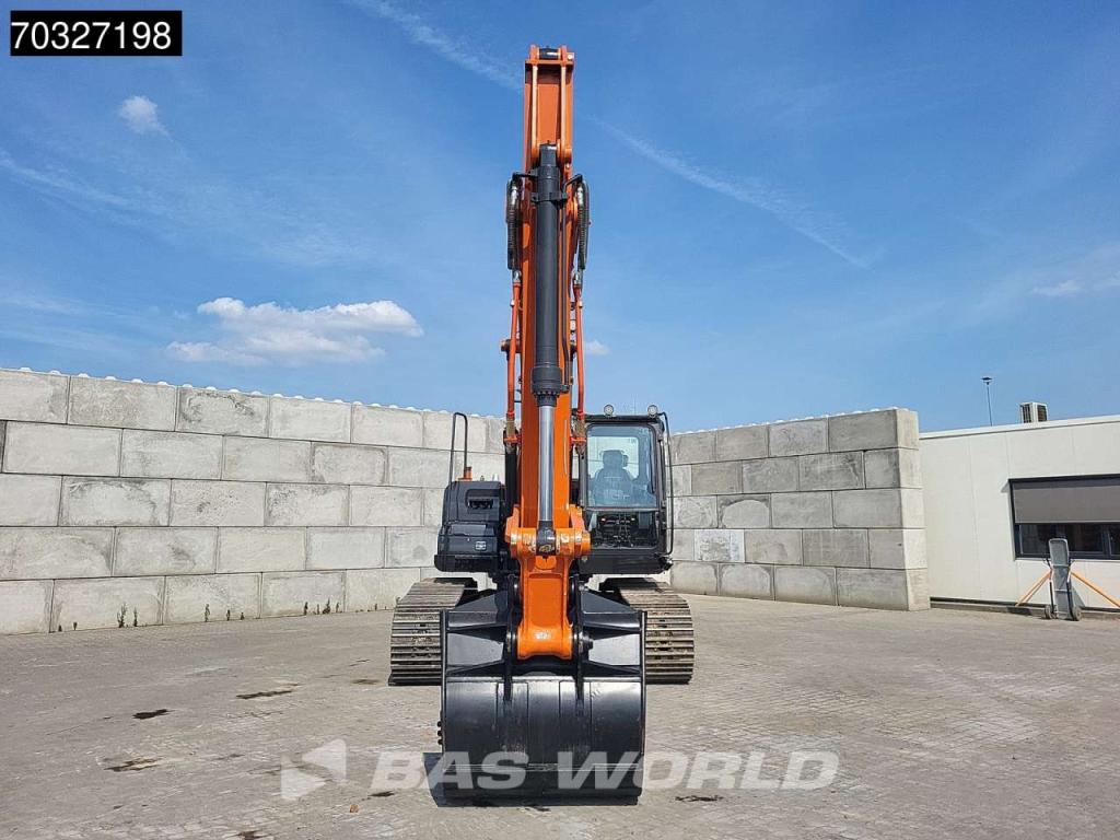 Hitachi ZX220 LC-5G ISUZU ENGINE Photo 8