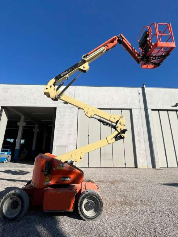 JLG E450 AJ Photo 1