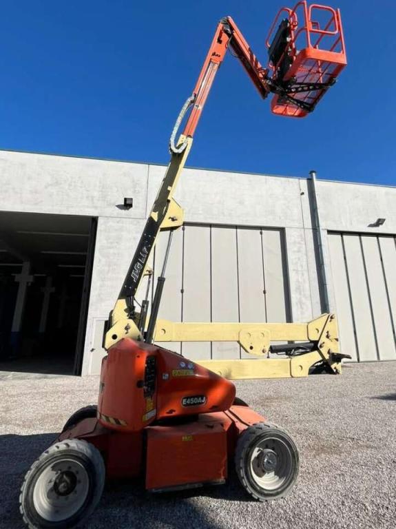 JLG E450 AJ Photo 2