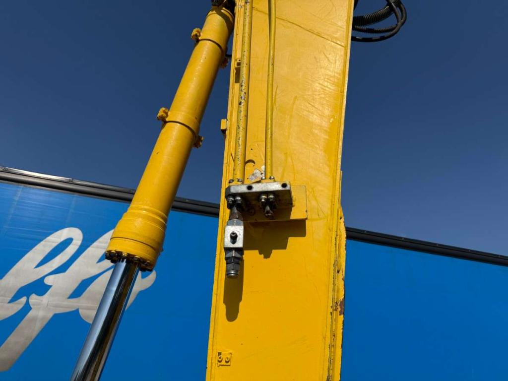 Komatsu PC210 NLC-11 Photo 11