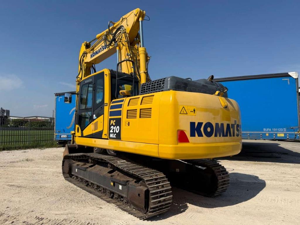 Komatsu PC210 NLC-11 Photo 3