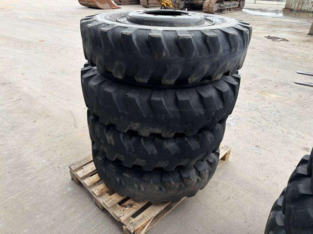 Tire for Mitas 1000 x 20 Set / 10.00 x 20: 4x2 Tyres / 1000-20 Photo 10