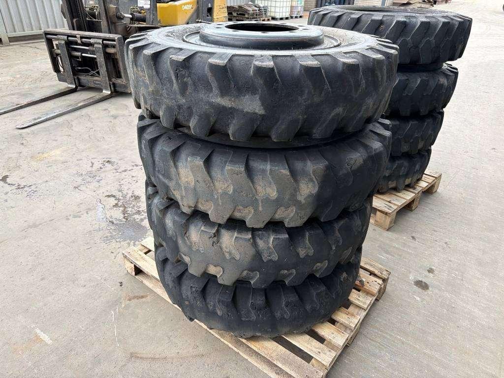 Tire for Mitas 1000 x 20 Set / 10.00 x 20: 4x2 Tyres / 1000-20 Photo 11