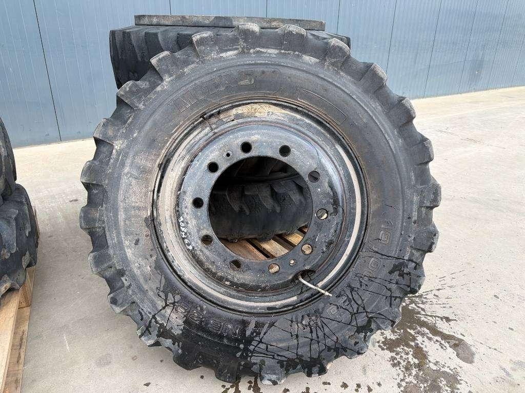 Tire for Mitas 1000 x 20 Set / 10.00 x 20: 4x2 Tyres / 1000-20 Photo 5