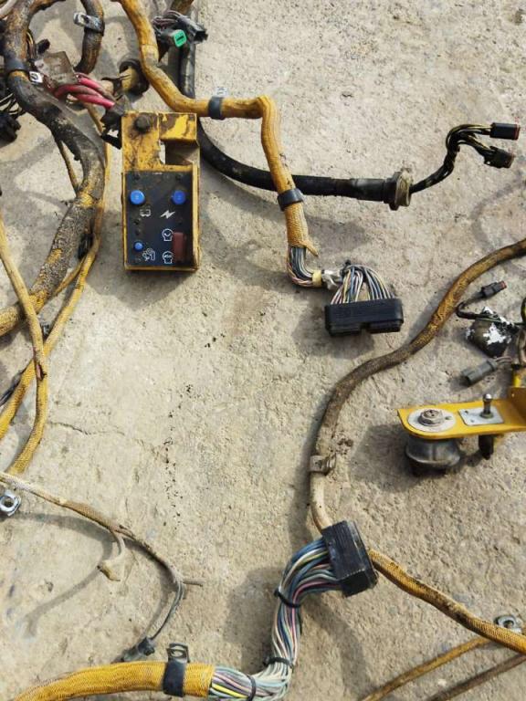 Wiring for Caterpillar 730 Photo 5