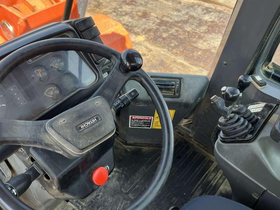 Hitachi ZW330 Photo 7