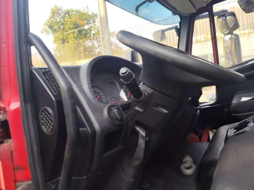 Iveco EUROCARGO 120-250 Photo 16
