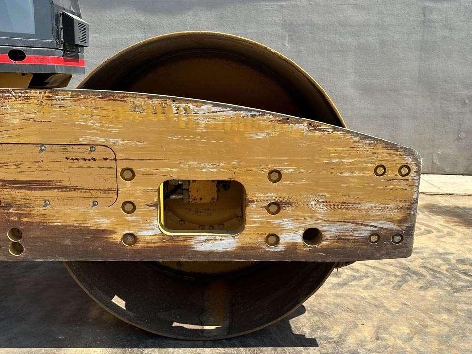 Caterpillar CS-533E Photo 7