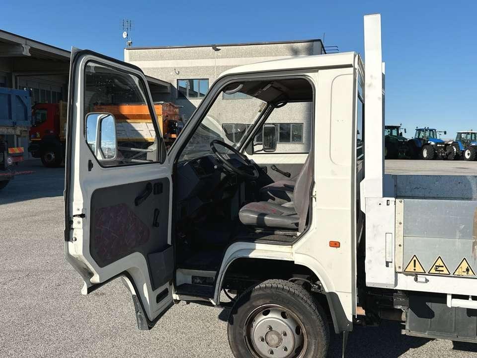 Nissan Trade 100 4x2 Photo 7