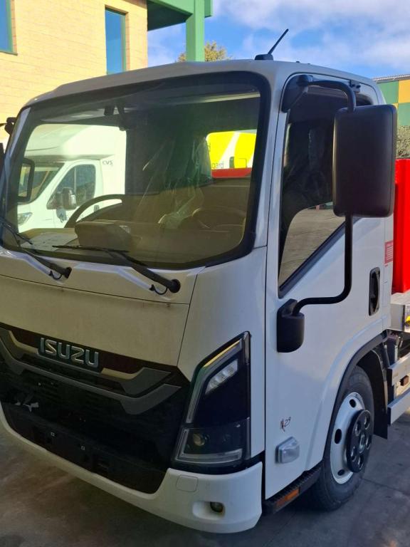 Isuzu M 29 Photo 4