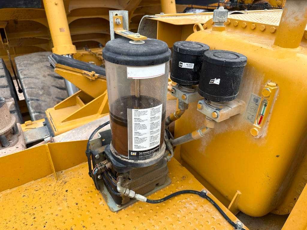 Caterpillar 777G - German Machine / TOP Condition! Photo 29