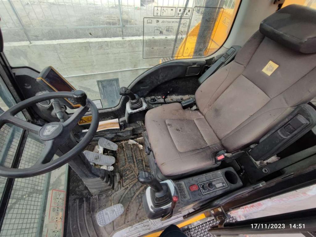 JCB JS175W Photo 1
