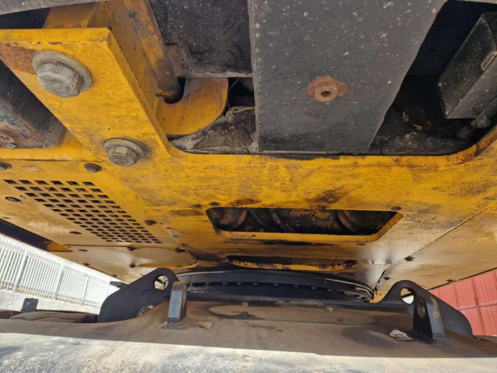 JCB JS175W Photo 16
