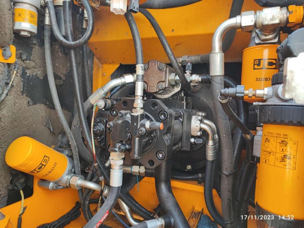 JCB JS175W Photo 5