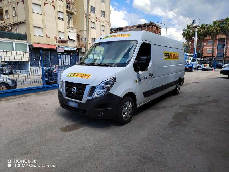 Nissan nv400 Photo 10