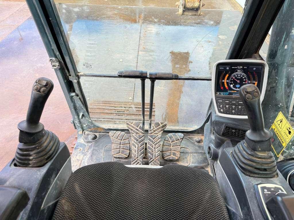 Hyundai HX220L - 360° Camera / Automatic Greasing Photo 8
