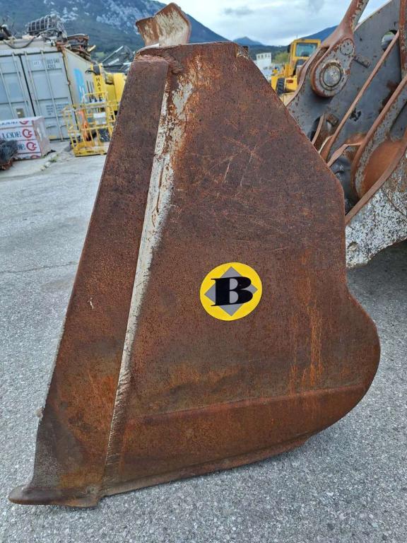 pin-on 2800 mm for Volvo L120F/G/H Loader bucket Photo 3
