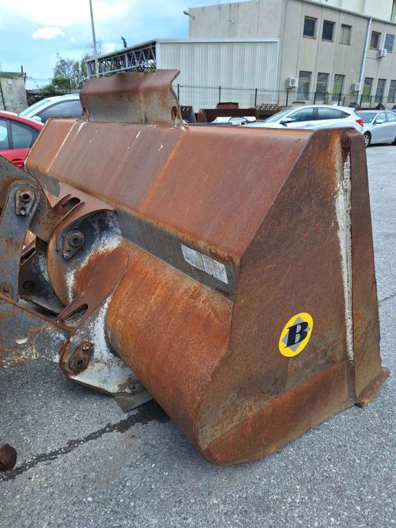 pin-on 2800 mm for Volvo L120F/G/H Loader bucket Photo 6