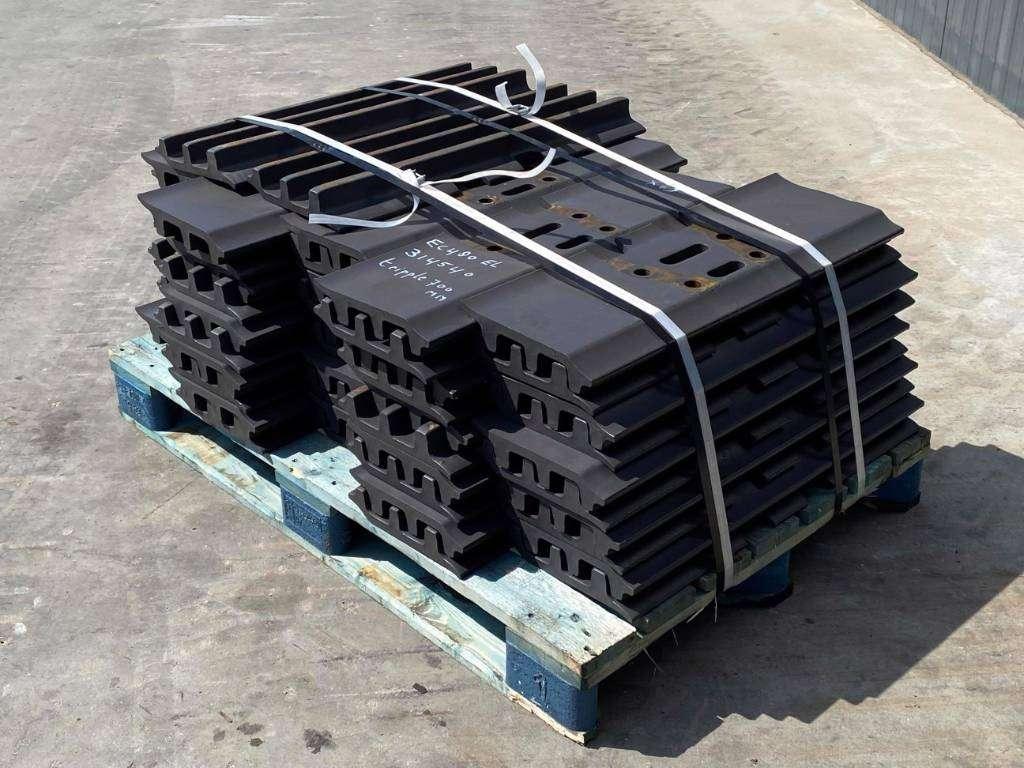 Undercarriage for Case CX330 / CX350 Shoes/Pads Photo 1