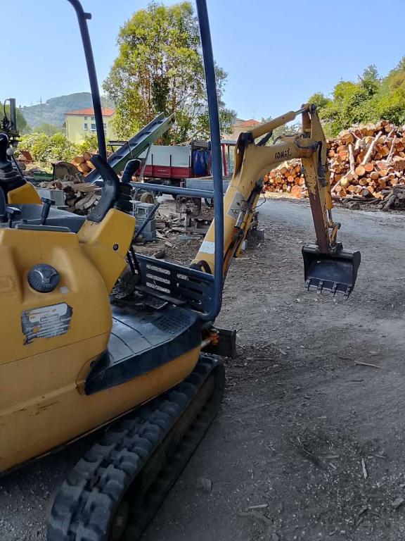Komatsu PC 12r Photo 3