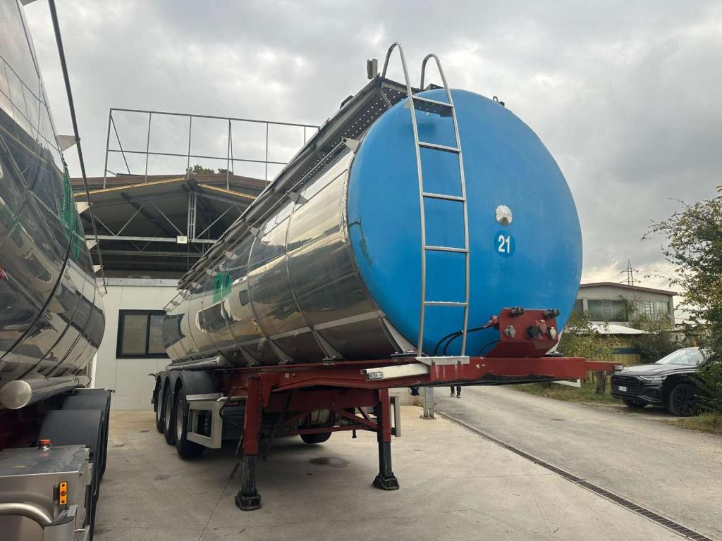 Menci Tank semi-trailer Photo 10