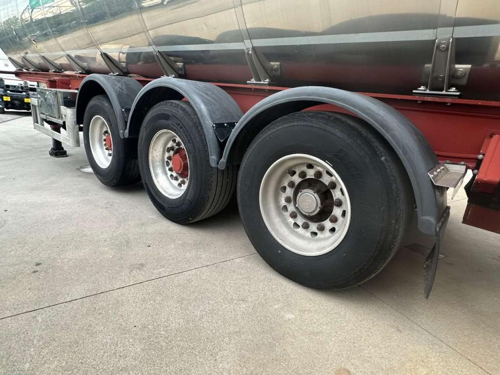 Menci Tank semi-trailer Photo 18