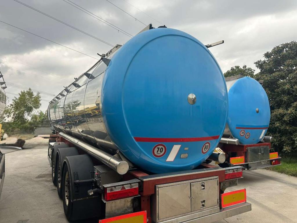 Menci Tank semi-trailer Photo 6