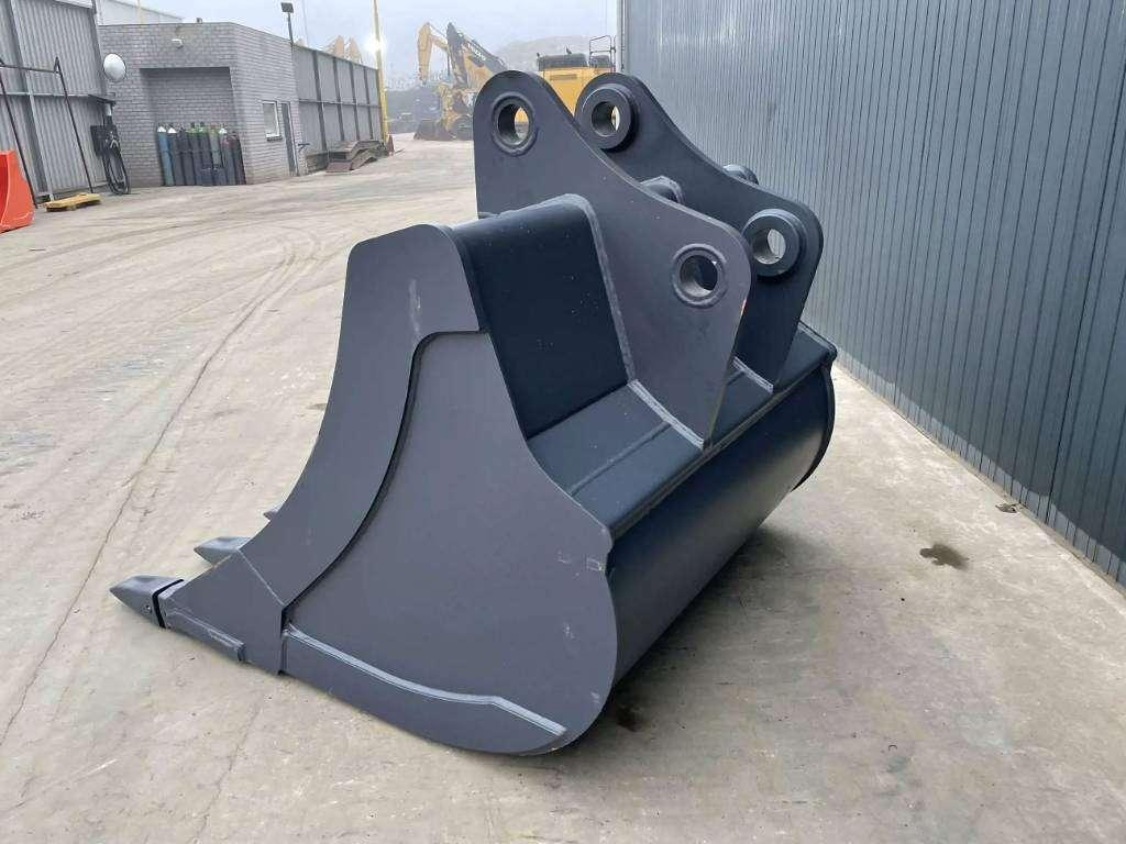Komatsu PC290 Photo 6