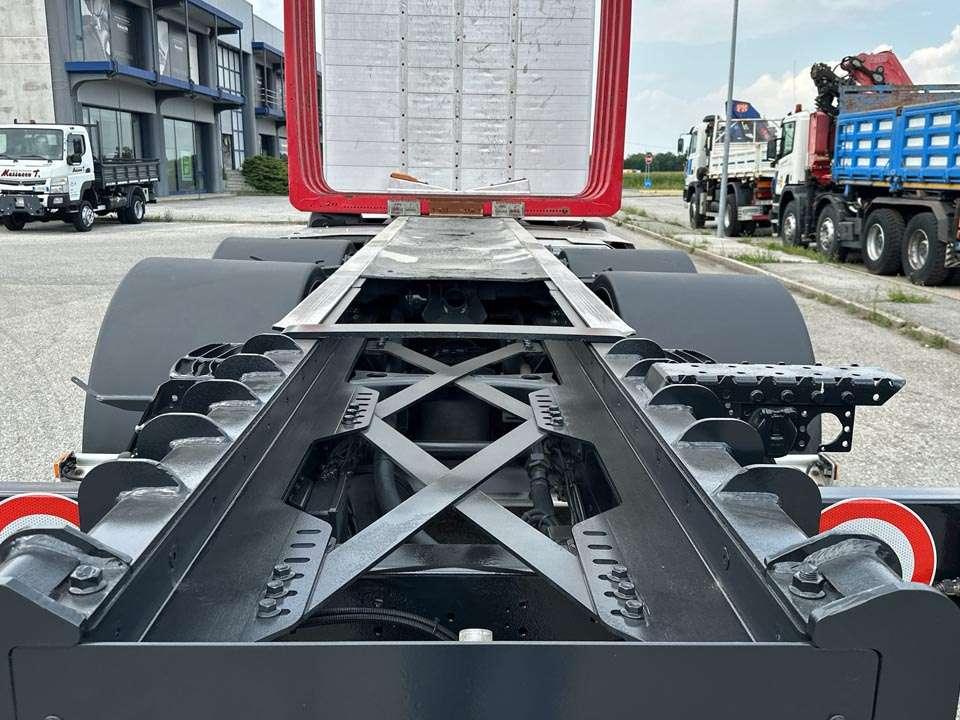 Scania R650 8x4 Photo 11