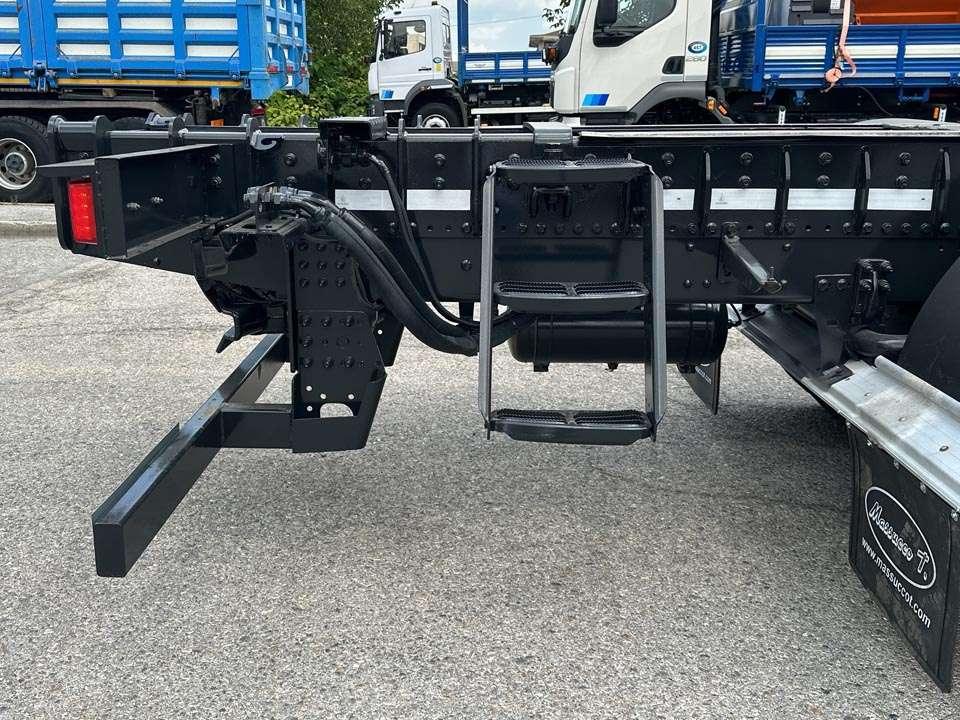 Scania R650 8x4 Photo 12