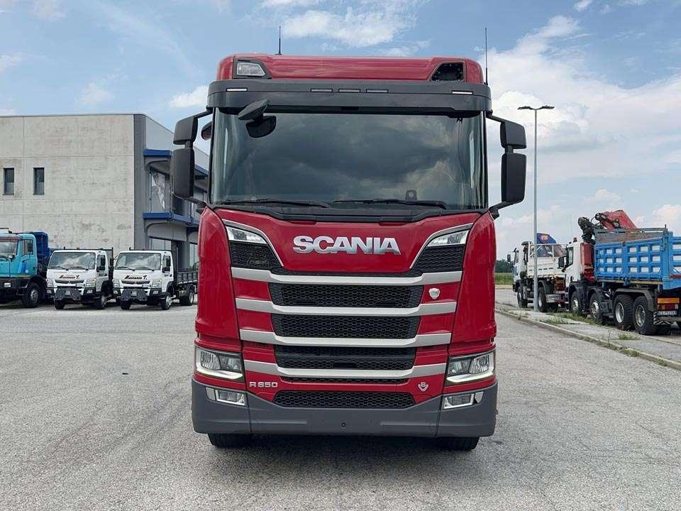 Scania R650 8x4 Photo 24