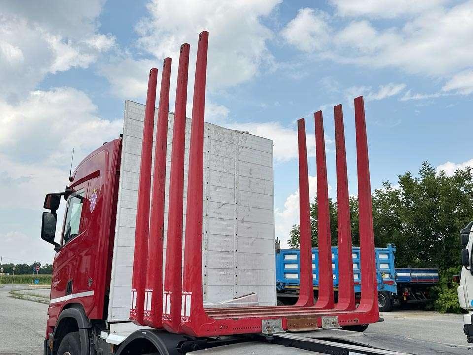 Scania R650 8x4 Photo 9