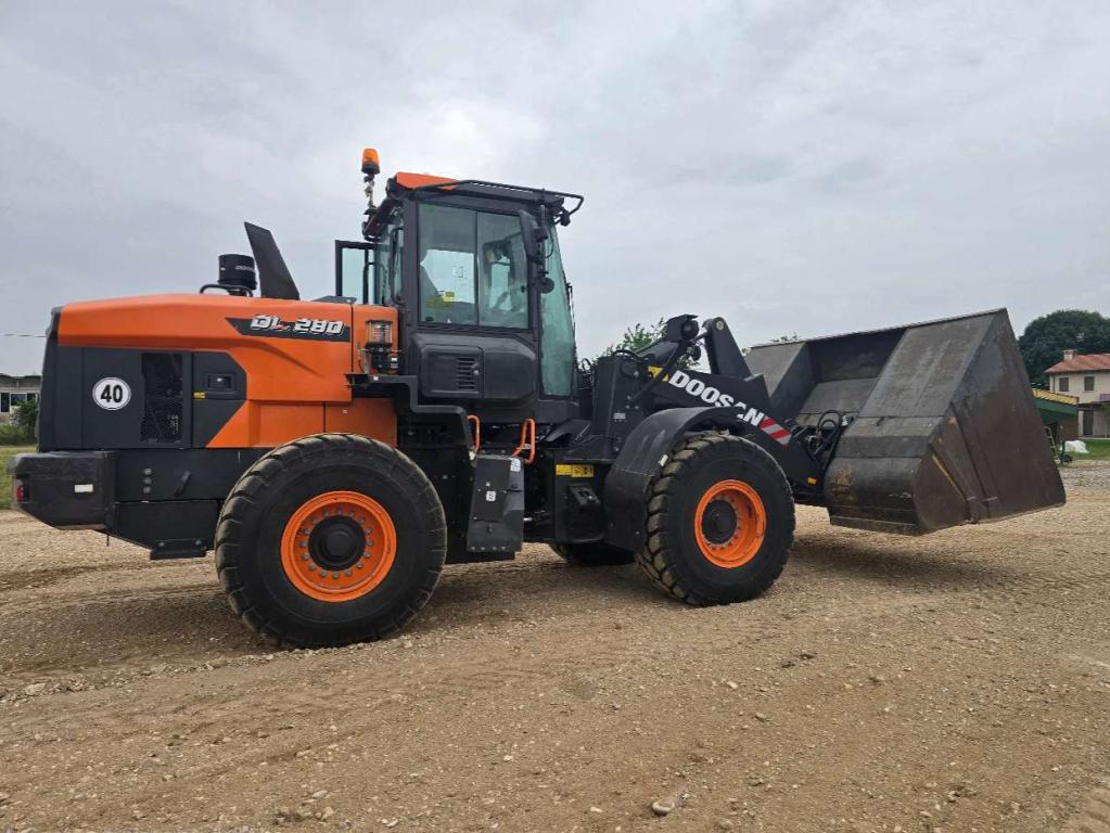 Doosan DL280 - 7 Photo 1