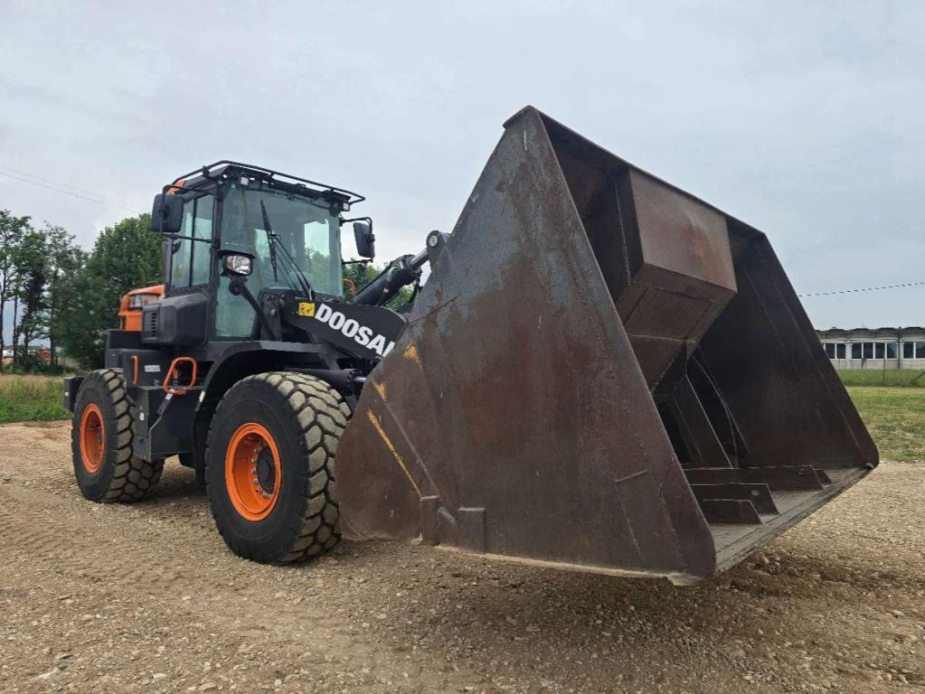 Doosan DL280 - 7 Photo 4