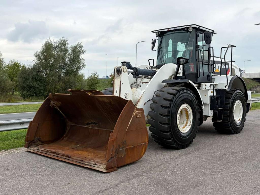 Caterpillar 950M Photo 2