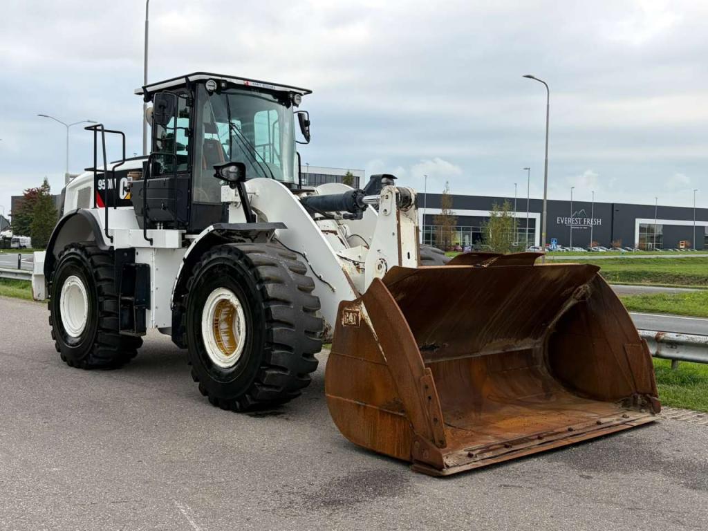 Caterpillar 950M Photo 7