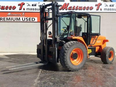 JCB 940 4x2 sold by Massucco T. Srl